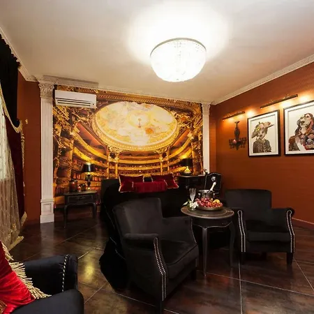 Luxury «opera Royal» Апартаменти *
