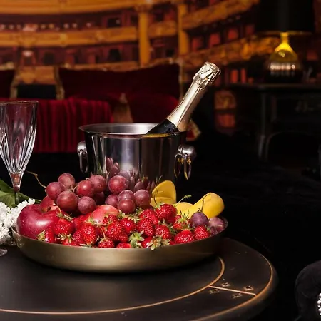 Апартаменти Luxury «opera Royal» *